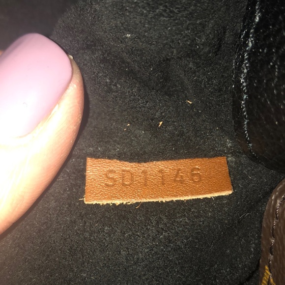 Louis Vuitton Pallas Noir MM SOLD!! - Picture 15 of 17